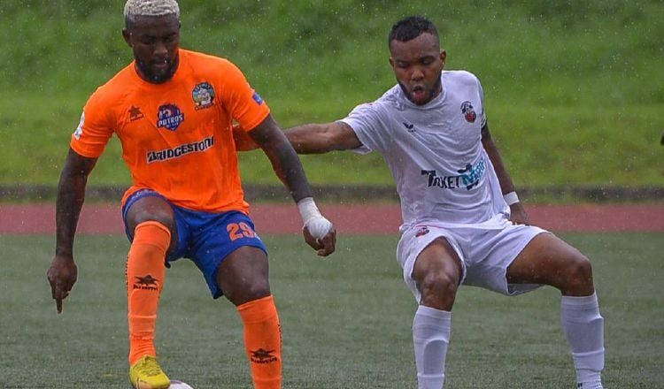 Ricardo Phillips hijo de Potros (izq.) y Jhamal Rodríguez de Sanfra. Foto: LPF