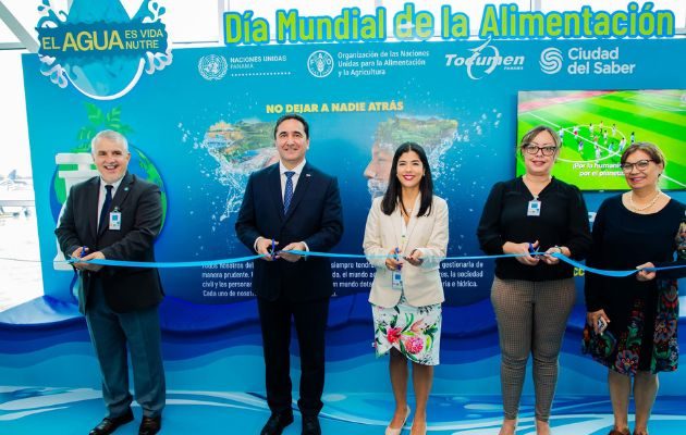 La FAO inaugura una exhibición denominada: “El agua es vida. El agua nutre. No dejar a nadie atrás”. Foto: FAO