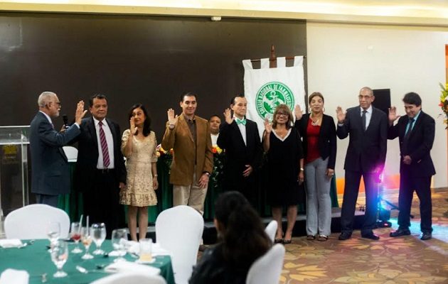 Colegio de Farmaceúticos de Panamá  cuenta con nueva junta directiva hasta el periodo 2025. Foto: Cortesía