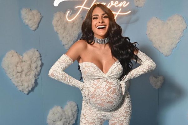 'Outfit' que usó para la fiesta de revelación de sexo. Foto: Instagram / @jackyguzmanpty