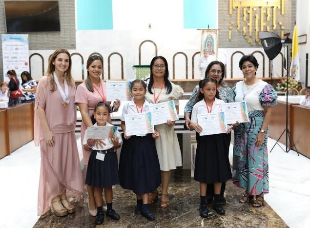 Entrega de algunas distinciones. Fotos: Cortesía