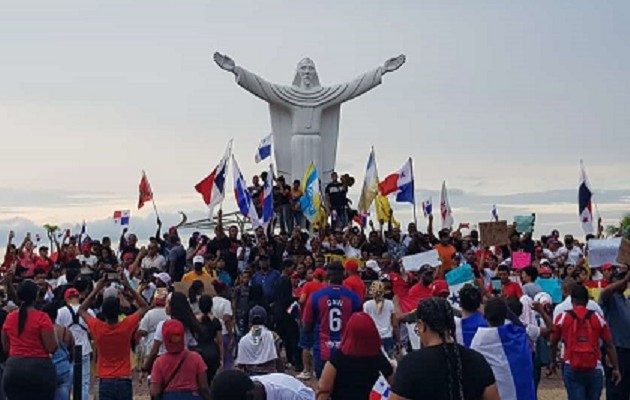 Una concentración religiosa fue lo que desarrollaron las fuerzas vivas de la provincia de Colón. Foto: Diomedes Sánchez  