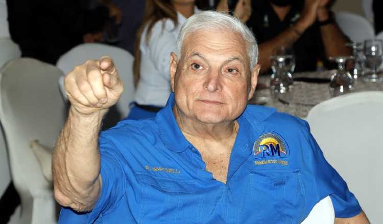 En reiteradas ocasiones, Ricardo Martinelli ha denunciado ser víctima de una persecución política que busca impedir su candidatura. Víctor Arosemena