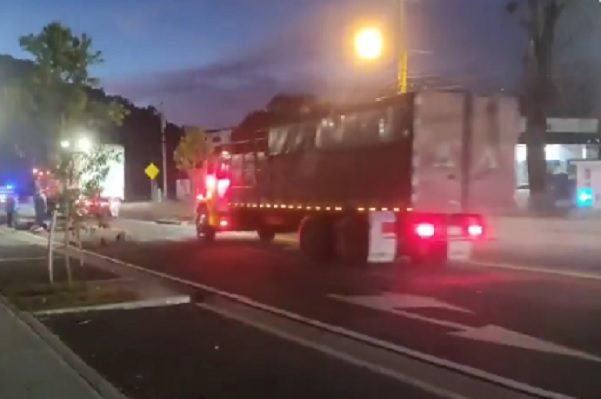 Los camiones con mercancía comenzaron a movilizarse rumbo a la ciudad capital.