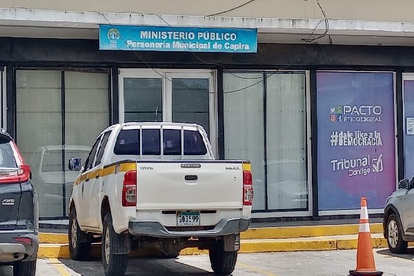 Personal del Ministerio Público (MP) y del Instituto de Medicina Legal y Ciencias Forenses (IMELCF) efectuaron el levantamiento de los restos humanos para su traslado a la morgue judicial. Foto. Ilustrativa