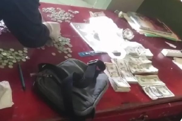 Lograron recuperar un maletín con unos $4,000 en efectivo. Foto. Senafront