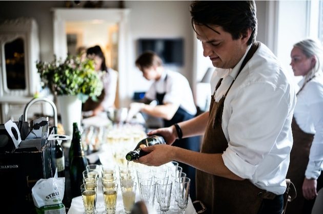 El puesto de camarero es uno de los que cuenta con expectativas más bajas. Foto: Pexels