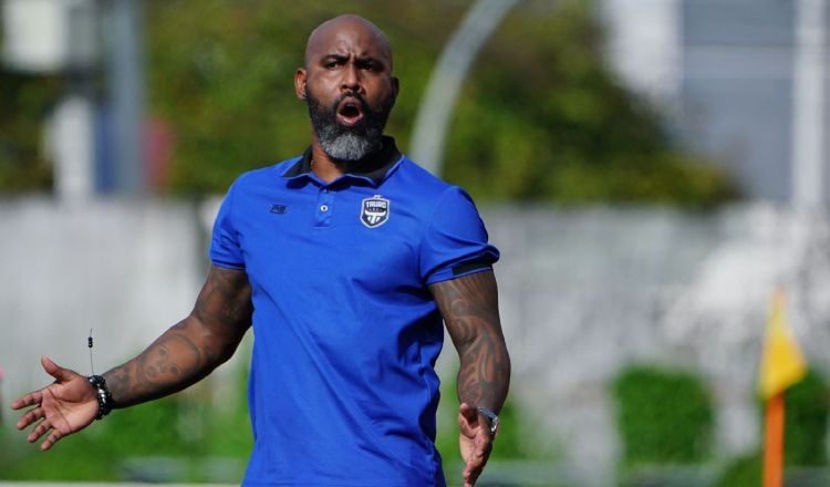 Felipe Baloy, técnico del Tauro. Foto: LPF