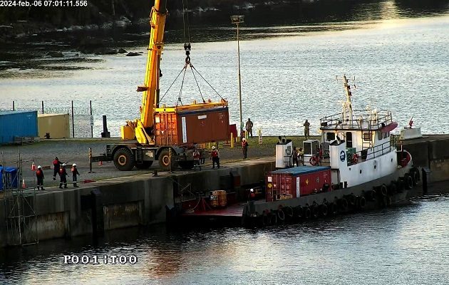 Los barcos suplen a la mina de insumos básicos y ayudan con el mantenimiento. Foto: Cortesía/Cobre Panamá