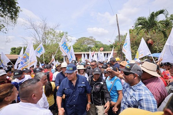 José Raúl Mulino realiza recorrido por Ocú.