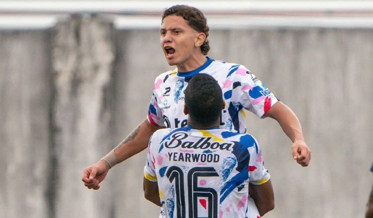 Tauro enfrenta al Herrera en el cierre de la novena jornada de la LPF. Foto:LPF