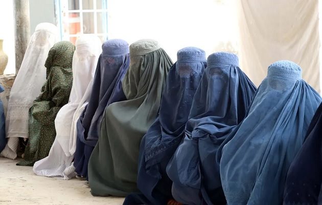 El regreso de esta práctica, en vigor durante el anterior régimen fundamentalista de 1996 a 2001, degrada aún más la situación de derechos de las mujeres. Foto: EFE