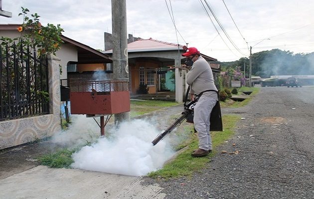 El Ministerio de Salud (Minsa) recordó la importancia de mantener limpias las casas. Foto: Cortesía/EFE