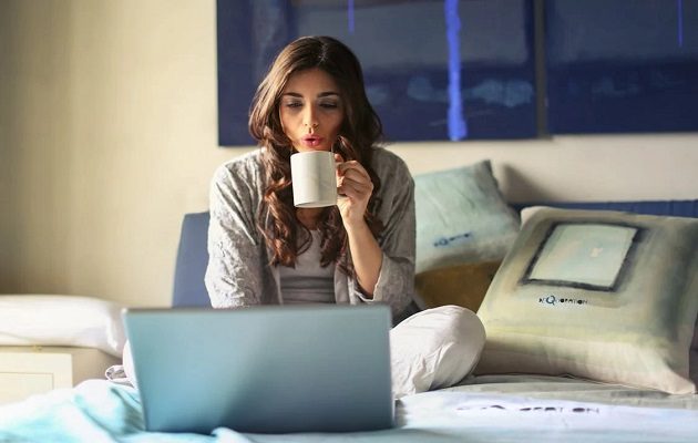 El trabajo flexible se ha impuesto y las empresas ofrecen a sus colaboradores varias modalidades con el fin de retener el talento. Foto: Pexels