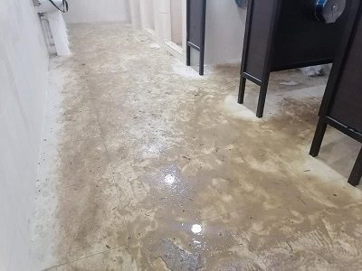 Por la falta de limpieza en los sanitarios y duchas, hay  quejas generalizadas en la feria. Foto: Diomedes Sánchez