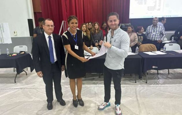 Proclamación de Mayer Mizrachi.