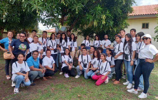 Estudiantes de los colegios secundarios de Chame y San Carlos reciben educación ambiental. Foto: Miriam Lasso