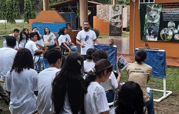 Estudiantes de Chame y San Carlos se capacitan sobre el rescate de aves rapaces. Foto: Miriam Lasso