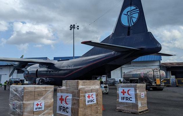 Estos suministros serán distribuidos a 1.500 personas por voluntarios y voluntarias de la Cruz Roja Brasileña. Foto: EFE/Cruz Roja