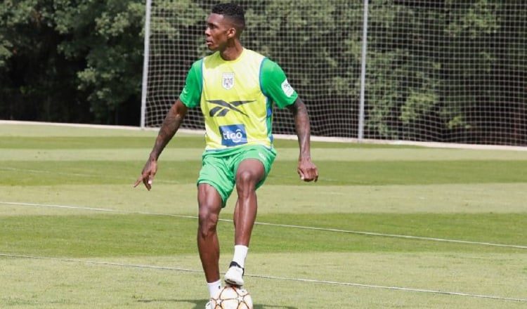 El defensa Roderick Miller en los entrenamientos de la selección de Panamá. Foto: Fepafut