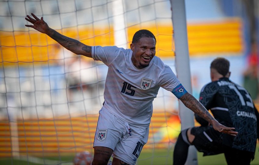 El panameño Erick Davis celebra su gol contra Catalunya. Foto: Tomada/@FCF_CAT