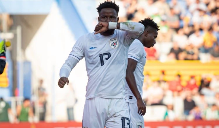 Freddy Góndola festeja su gol contra Catalunya. Foto: Tomada/@FCF_CAT