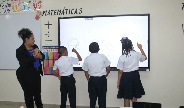 Exministro de Educación, Miguel Ángel Cañizares, indica que se debe dar continuidad a la transformación curricular. Archivo