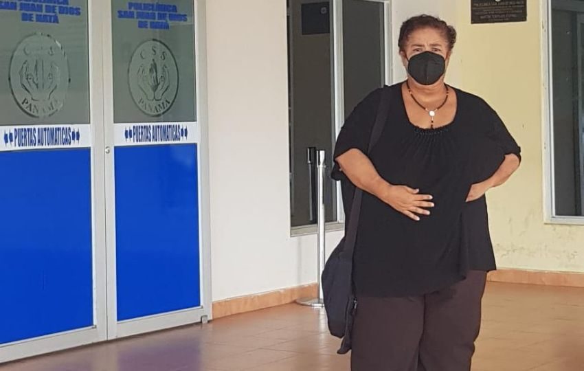 La señora presentaba fuertes dolores en las costillas.