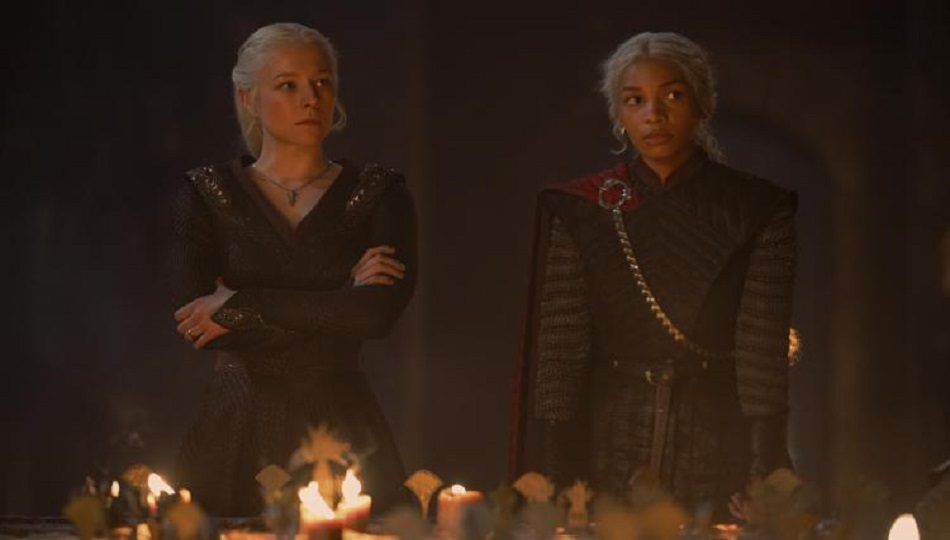 La reina Rhaenyra liderando el Consejo Negro. Cortesía / MAX