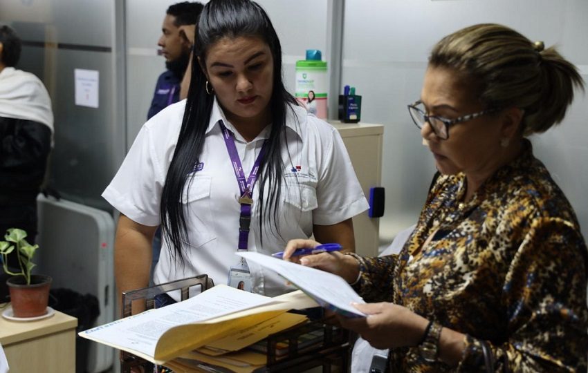 La ministra y su equipo realizaron una serie de visitas a los Centros de Atención Integral en Arraiján, La Chorrera y Penonomé como parte de las estrategias del plan operativo. Foto. Cortesía