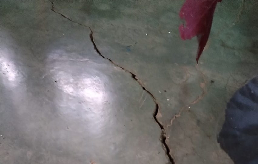 Se encontraron algunos pisos rajados.