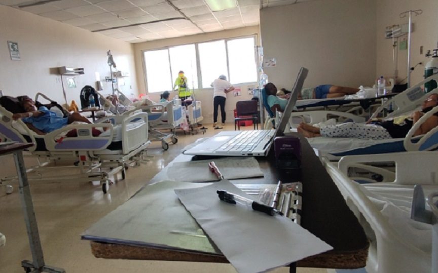  El titular del Minsa resaltó el hacinamiento de pacientes en las salas de hospitalización. Foto: Eric A. Montenegro 