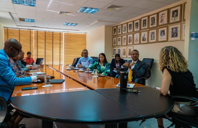Autoridades durante la reunión. Foto: Cortesía