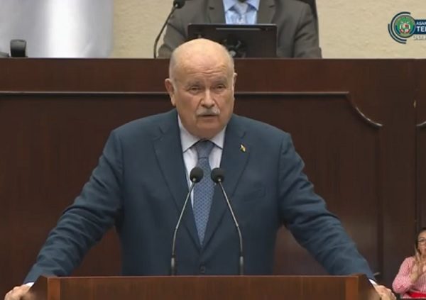 El catedrático Miguel Antonio Bernal asistió el pleno de la Asamblea Nacional.