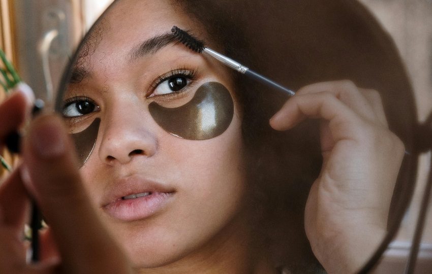 La técnica ayuda a dar una sensación visual de cejas más pobladas y gruesas. Foto: Cedida por Cottonbro
