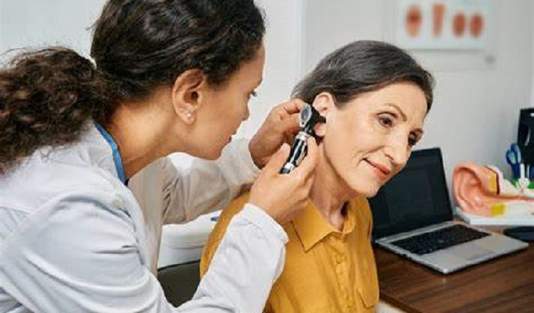 Según estadísticas de INEC, los hombres son más susceptibles a padecer problemas de audición que las mujeres. Ilustrativa