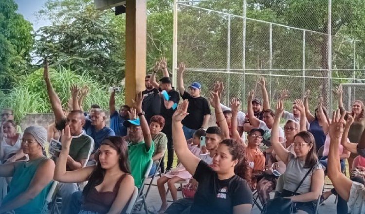 Proyectos de obras públicas, como calles y aceras, son los que más se ejecutan con los fondos de de descentralización. cortesía AND