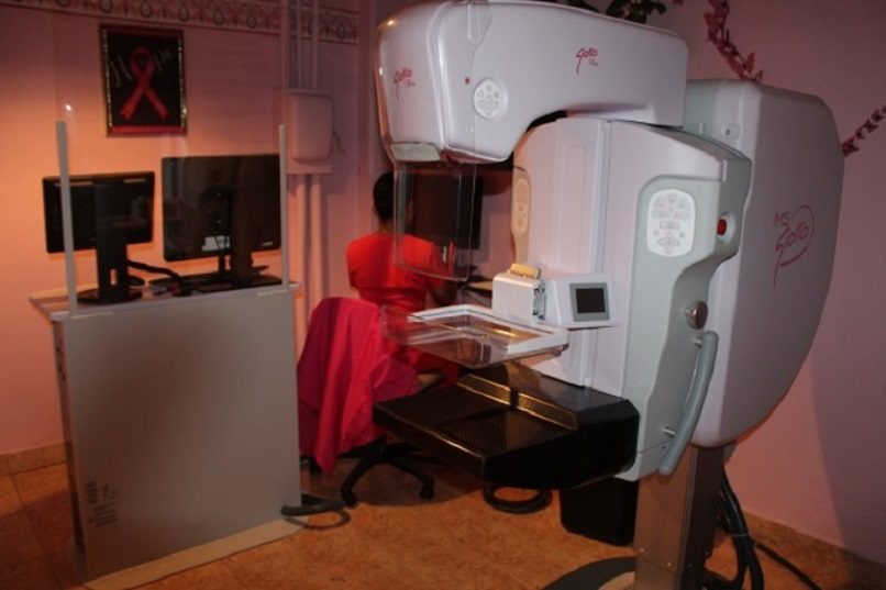 Radiología médica cuenta con un mamógrafo tridimensional digital y con sistema de biopsia de mama al vacío. Foto: Diomedes Sánchez