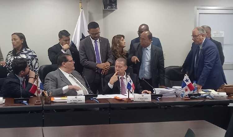 Los diputados de la Comisión de Presupuesto se ponen de acuerdo para aprobar la metodología de las vistas presupuestarias. Francisco Paz