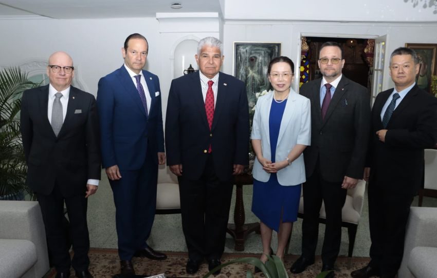 La reunión se llevó a cabo en la  Presidencia de la República. Foto: Cortesía