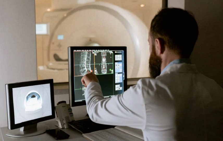 Esta interrupción afecta informes de estudios y procedimientos programados. Foto: CSS