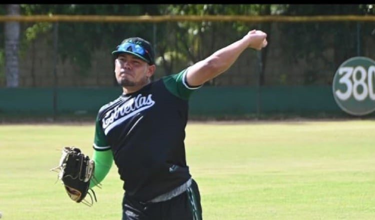 Andy Otero, lanzador panameño que juega para Estrellas Orientales. Foto: Instagram