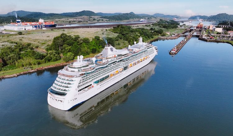 La temporada de cruceros inició el pasado mes de octubre y se espera el paso de 225 embarcaciones de este tipo hasta el mes de abril. cortesía