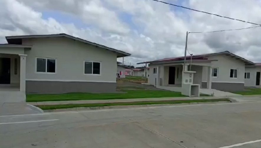 Varios proyectos habitacionales se encuentran abandonados. Foto: Eric Montenegro.