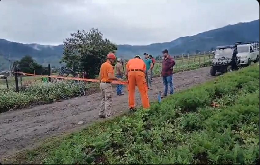 Se le advierte a la población que acaten las recomendaciones de las autoridades, porque siguen los derrumbes en el lugar. Foto. Sinaproc