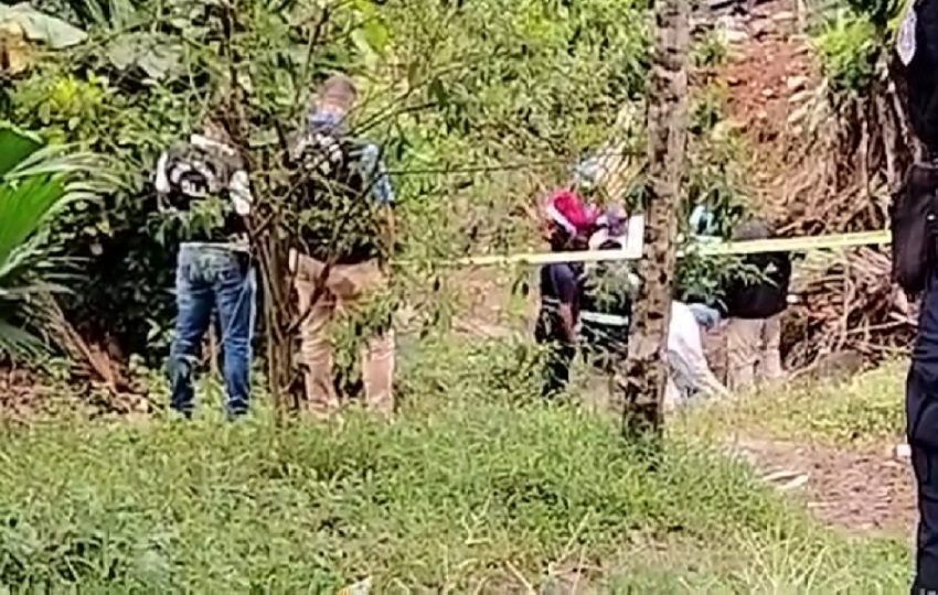 Vecinos del sector se limitaron a indicar que en horas de la madrugada se escucharon varias detonaciones.