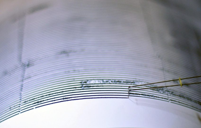 Detalle de un sismógrafo en una fotografía de archivo. Foto: EFE