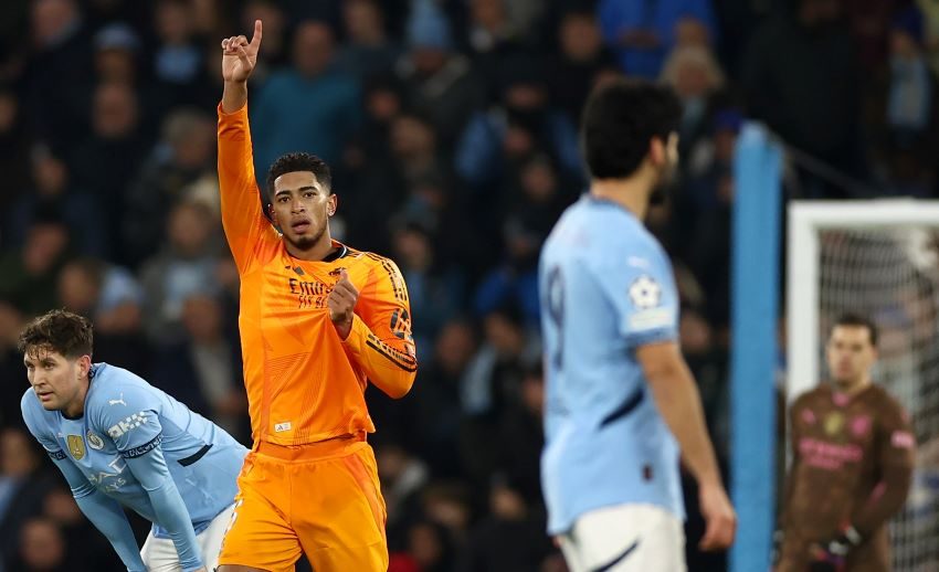 Jude Bellingham, del Real Madrid, festeja su gol contra Manchester City. Foto: EFE