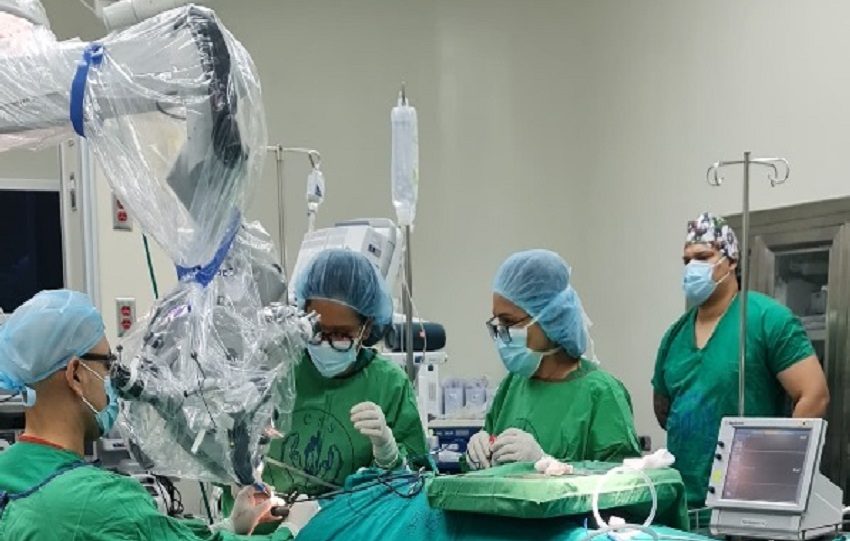 El costo aproximado de estas cirugías es de 26 mil dólares y forma parte de un plan de inversión en tecnología médica de punta. Foto. Cortesía. CSS