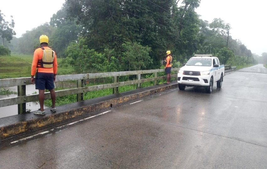 El Sinaproc ha intensificado sus operaciones de vigilancia y monitoreo en zonas vulnerables, en especial en los ríos Sixaola y Negro. Foto. Sinaproc